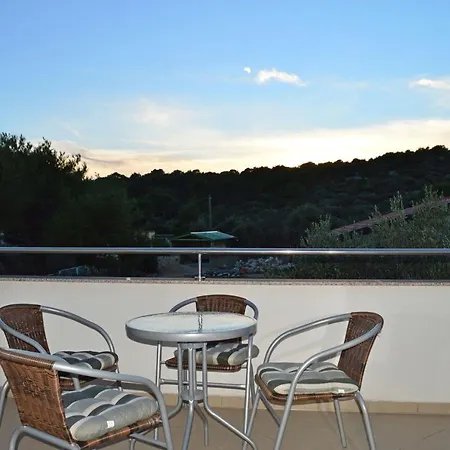 Vilim 1241 Guest house Tisno